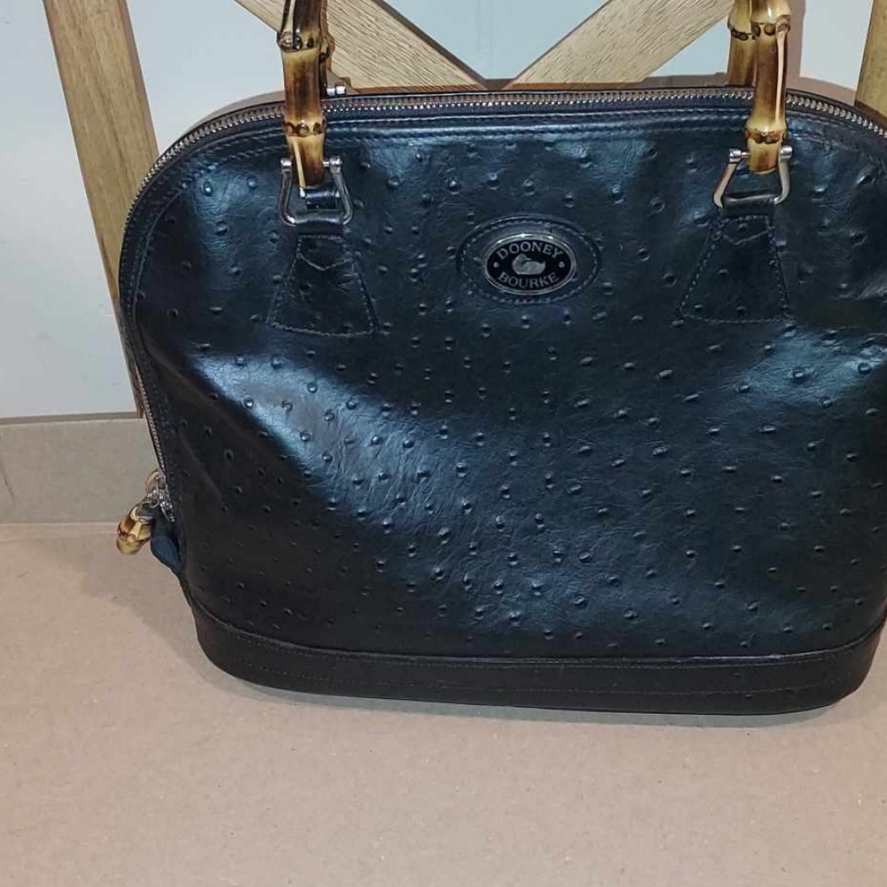 Women's Dooney and Bourke purse